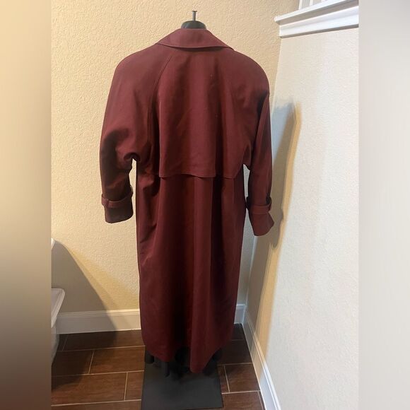 Holt Renfrew Classic Burgundy pure virgin wool raincoat sz 12 - Picture 6 of 10
